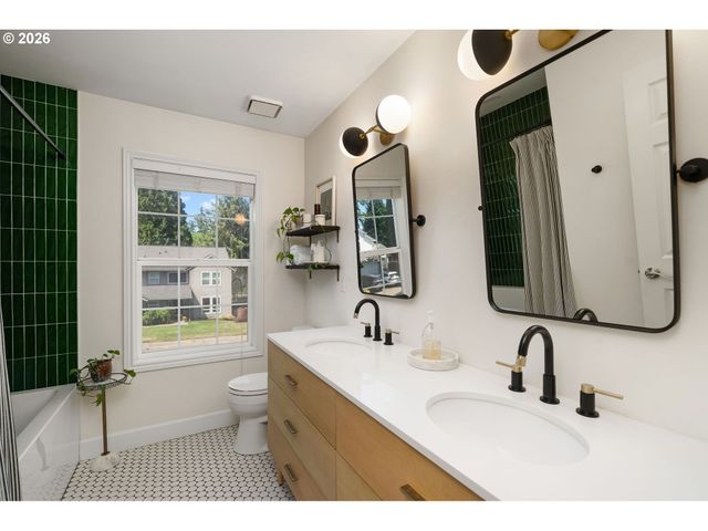 10954 Sw GENEVA St, Tigard, OR 97223
