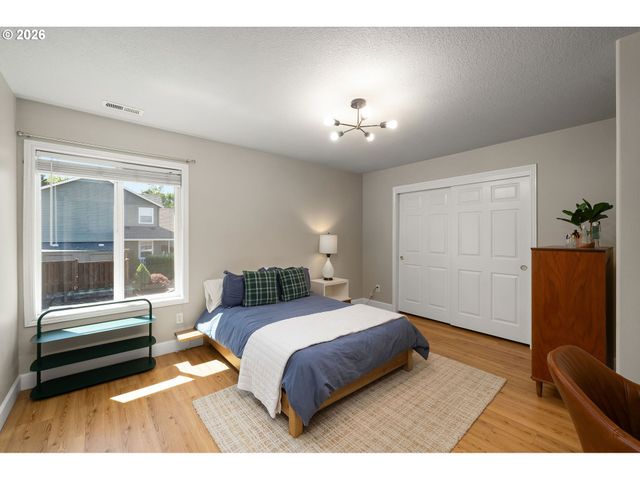10954 Sw GENEVA St, Tigard, OR 97223