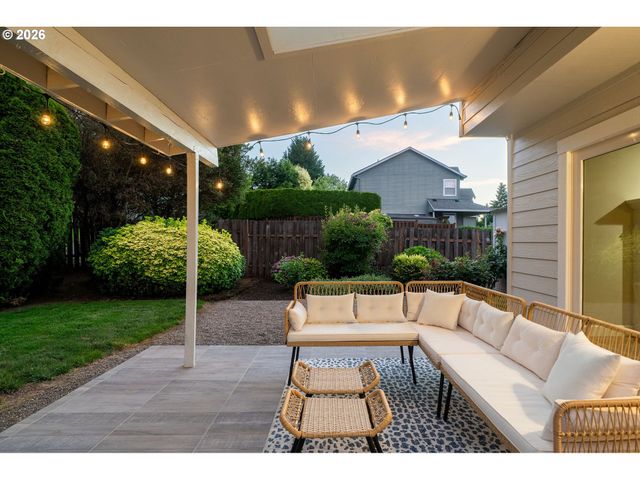 10954 Sw GENEVA St, Tigard, OR 97223