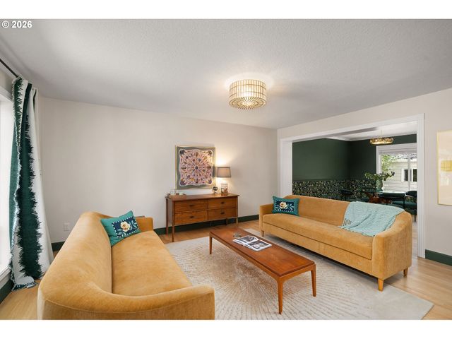 10954 Sw GENEVA St, Tigard, OR 97223