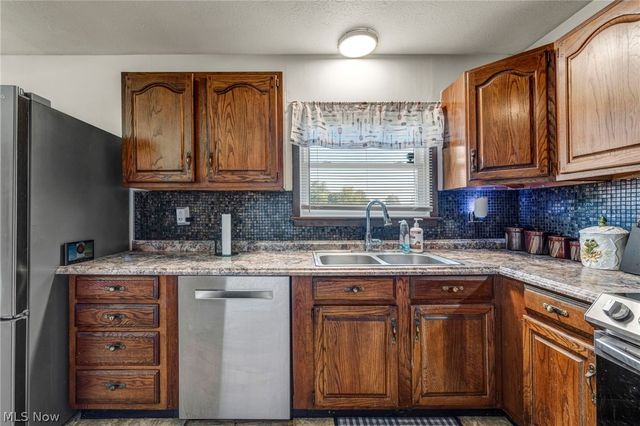 4195 Regal Avenue, Brunswick, OH 44212