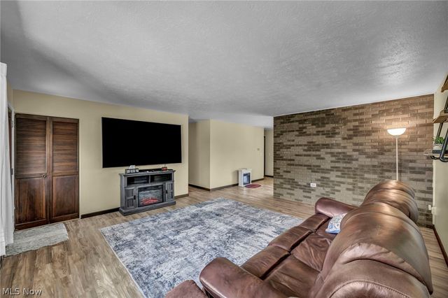 4195 Regal Avenue, Brunswick, OH 44212