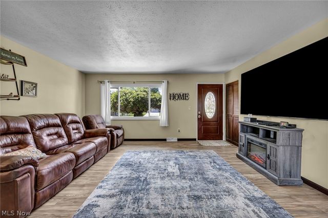 4195 Regal Avenue, Brunswick, OH 44212