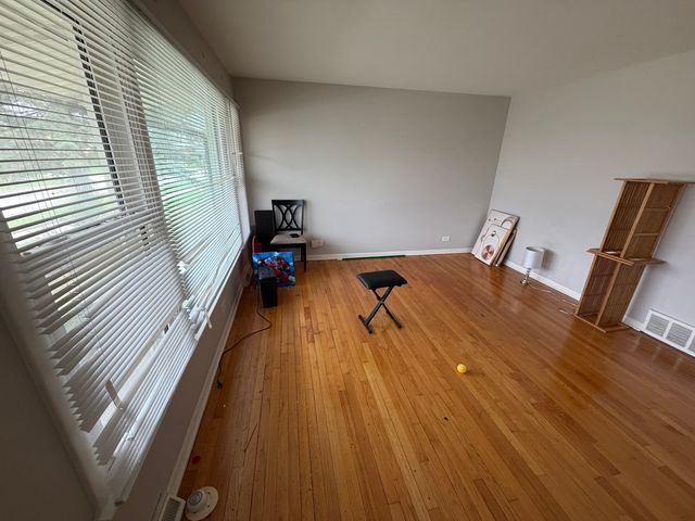 185 Pleasant Drive, Chicago Heights, IL 60411