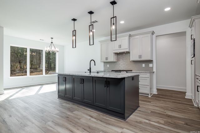 21 Casino Circle, Hot Springs Village, AR 71909