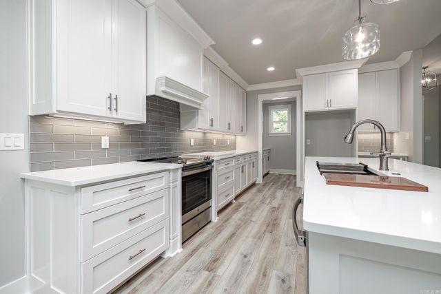 21 Casino Circle, Hot Springs Village, AR 71909