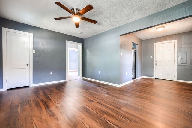 3033 Ballinger Drive, Garland, TX 75041
