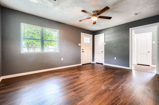 3033 Ballinger Drive, Garland, TX 75041
