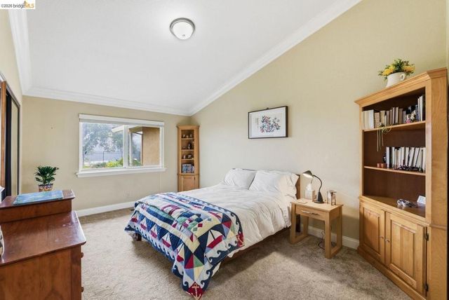 5143 5143 Saddle Brook DR, Oakland, CA 94619