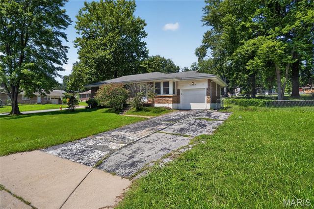 9765 Colony Drive, St Louis, MO 63137