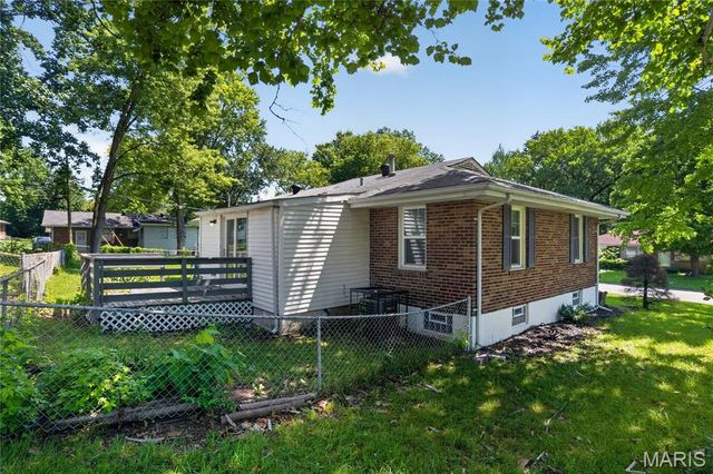 9765 Colony Drive, St Louis, MO 63137