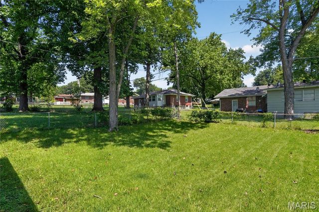 9765 Colony Drive, St Louis, MO 63137