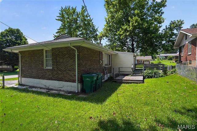 9765 Colony Drive, St Louis, MO 63137
