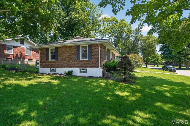 9765 Colony Drive, St Louis, MO 63137