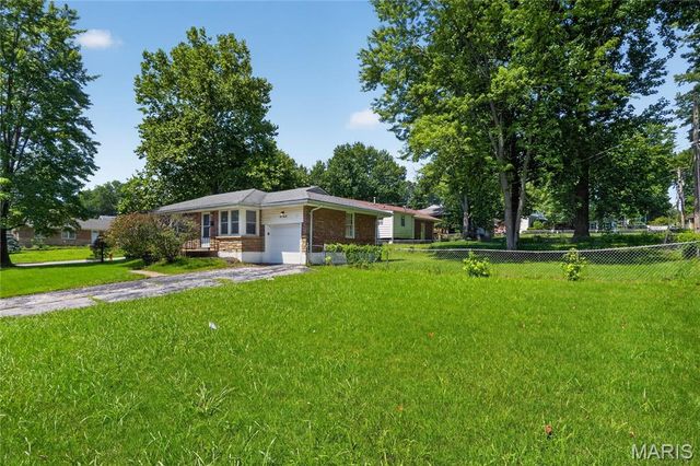 9765 Colony Drive, St Louis, MO 63137