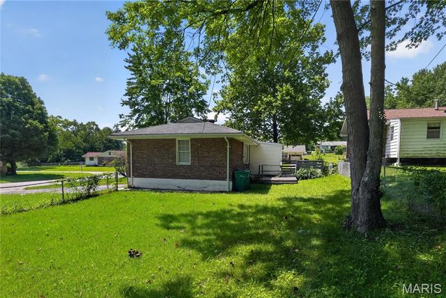 9765 Colony Drive, St Louis, MO 63137