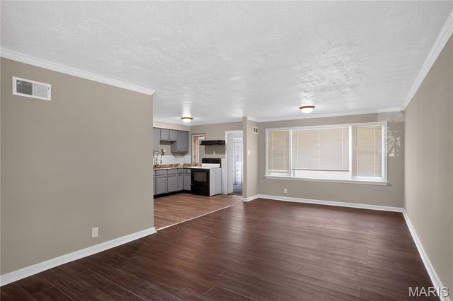 9765 Colony Drive, St Louis, MO 63137