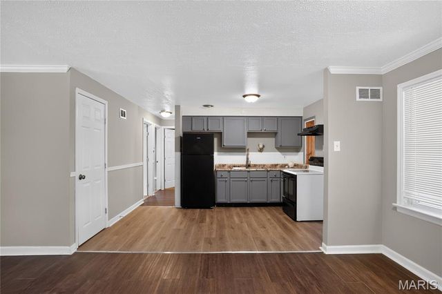 9765 Colony Drive, St Louis, MO 63137