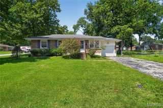 9765 Colony Drive, St Louis, MO 63137