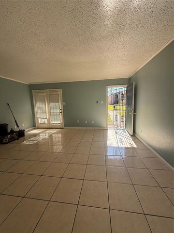 7402 Alabonson Road 407, Houston, TX 77088