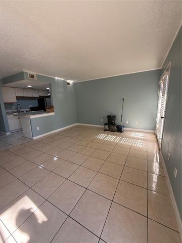 7402 Alabonson Road 407, Houston, TX 77088