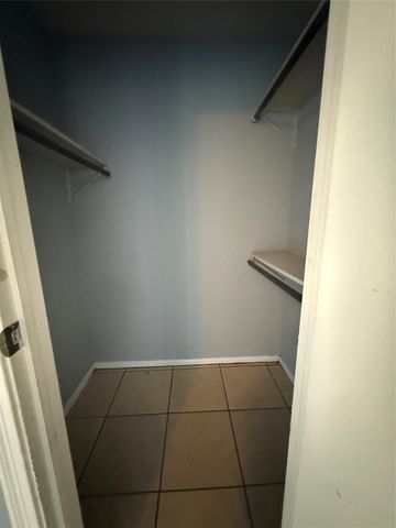 7402 Alabonson Road 407, Houston, TX 77088