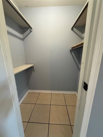 7402 Alabonson Road 407, Houston, TX 77088