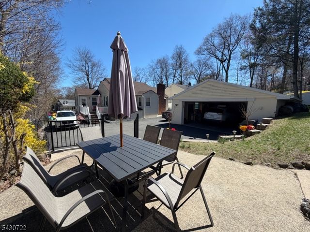 544 Goffle Hill Rd, Hawthorne Boro, NJ 07506