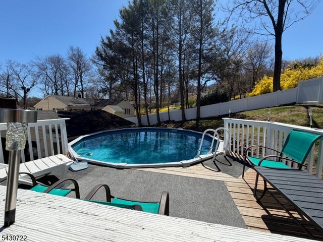 544 Goffle Hill Rd, Hawthorne Boro, NJ 07506