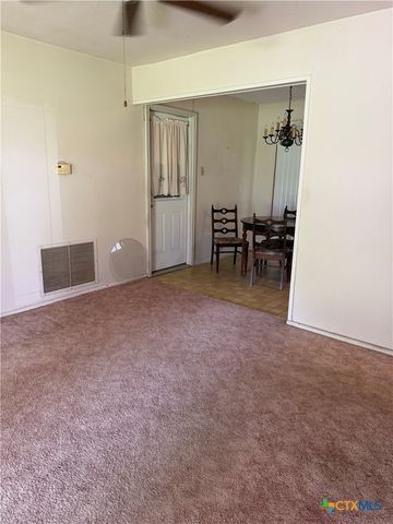 306 Avalon Avenue, Port Lavaca, TX 77979