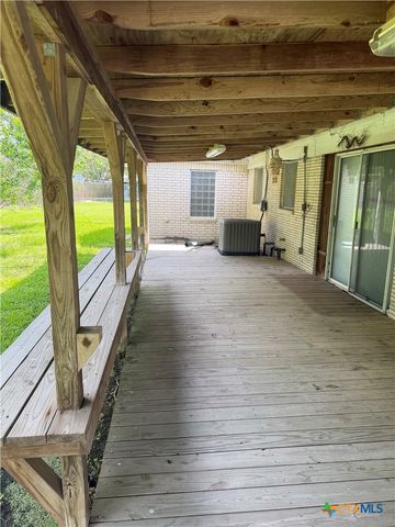 306 Avalon Avenue, Port Lavaca, TX 77979