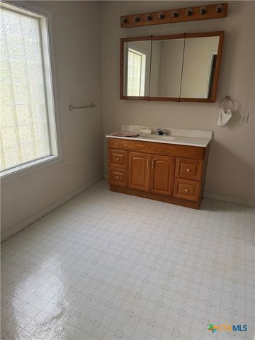 306 Avalon Avenue, Port Lavaca, TX 77979