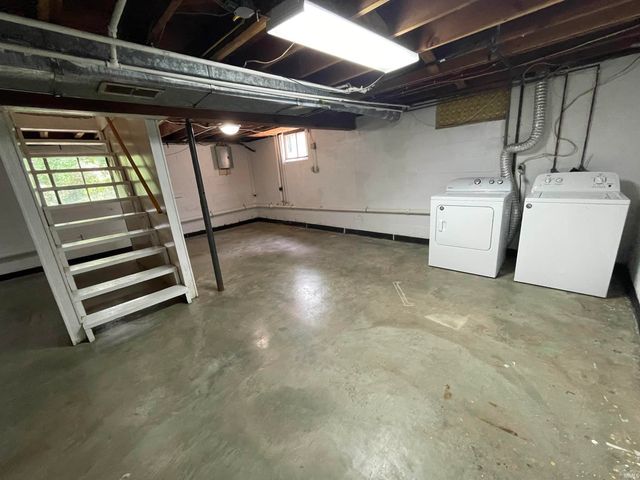 2536 E Eastgate Lane, Bloomington, IN 47408