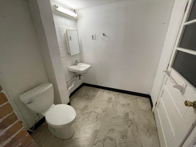 2536 E Eastgate Lane, Bloomington, IN 47408