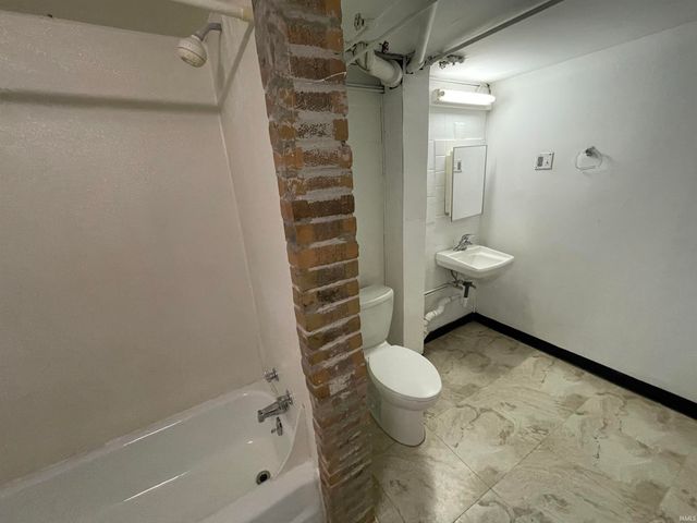 2536 E Eastgate Lane, Bloomington, IN 47408