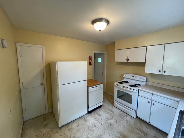 2536 E Eastgate Lane, Bloomington, IN 47408