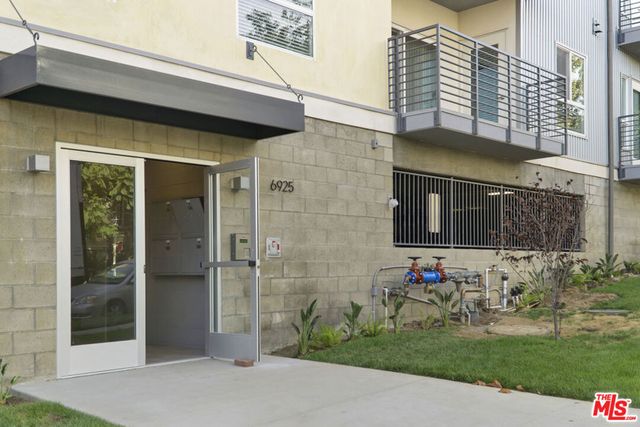 6925 Knowlton Place 401, Los Angeles, CA 90045