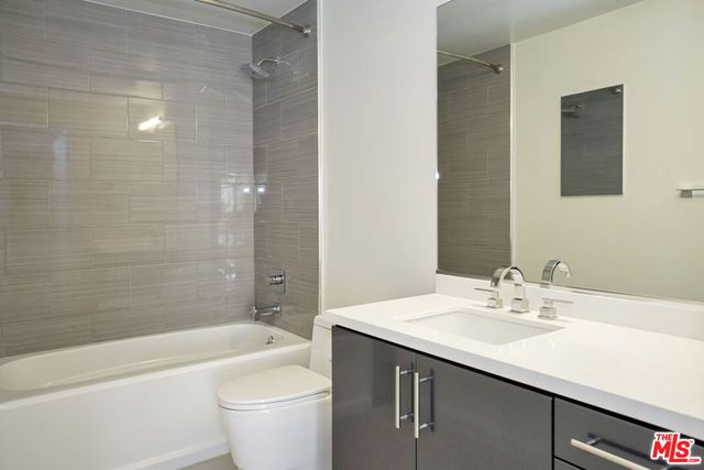 6925 Knowlton Place 401, Los Angeles, CA 90045