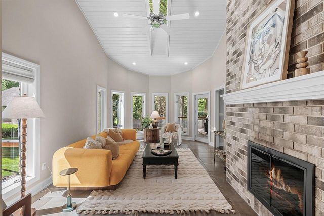 120 GARDEN GATE COURT, Green Bay, WI 54313