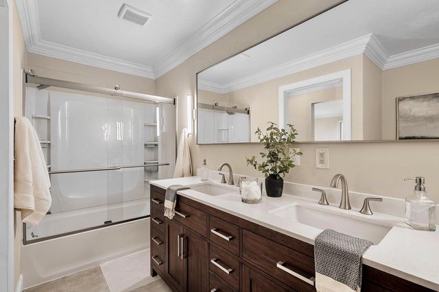 120 GARDEN GATE COURT, Green Bay, WI 54313