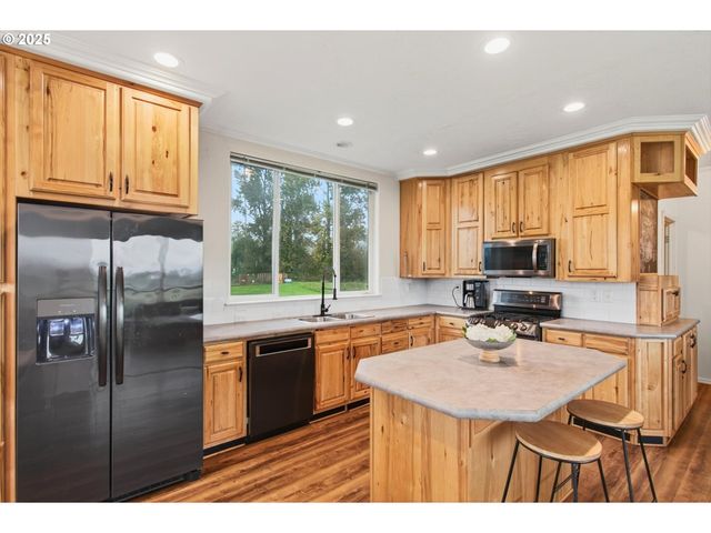 29 LITTLE ISLAND Ln, Cathlamet, WA 98612