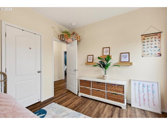 29 LITTLE ISLAND Ln, Cathlamet, WA 98612