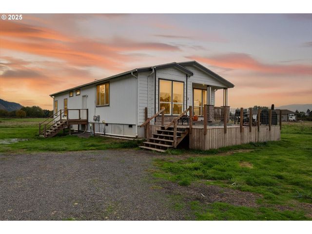29 LITTLE ISLAND Ln, Cathlamet, WA 98612