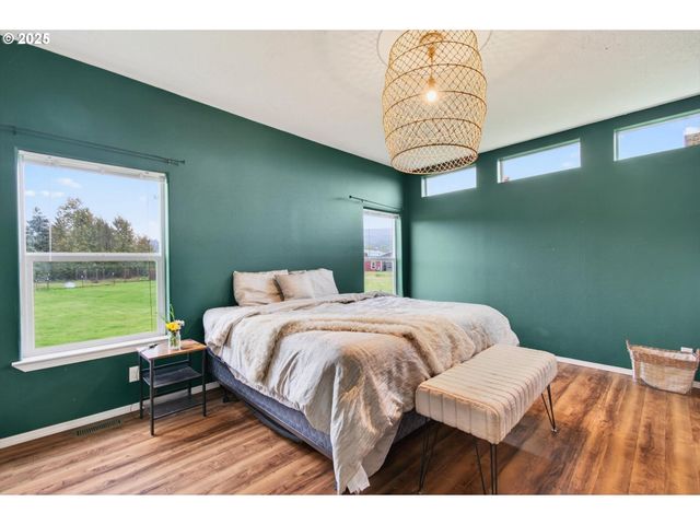 29 LITTLE ISLAND Ln, Cathlamet, WA 98612