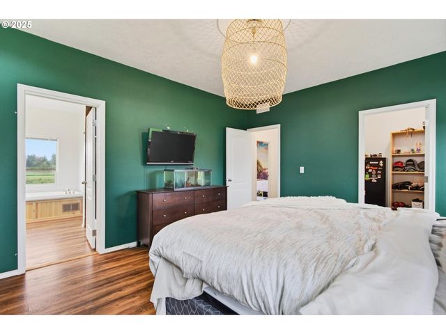 29 LITTLE ISLAND Ln, Cathlamet, WA 98612