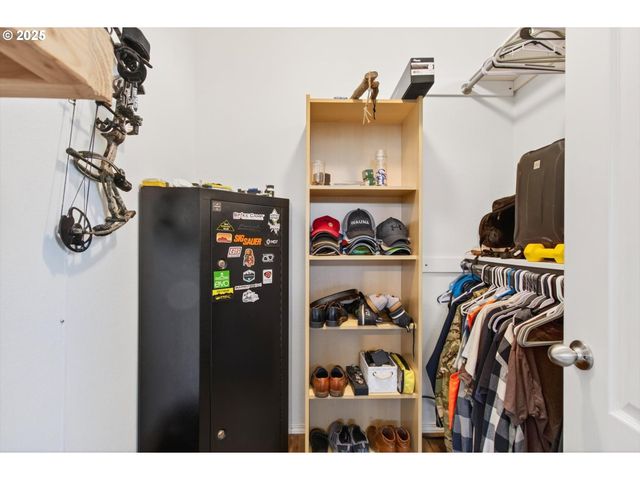 29 LITTLE ISLAND Ln, Cathlamet, WA 98612