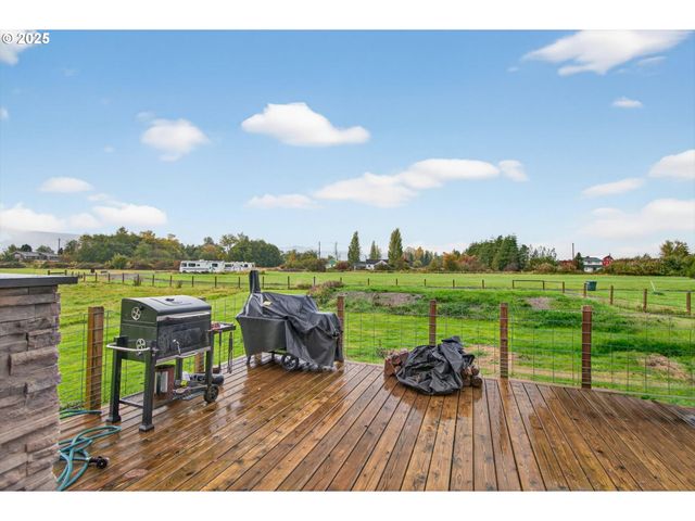 29 LITTLE ISLAND Ln, Cathlamet, WA 98612