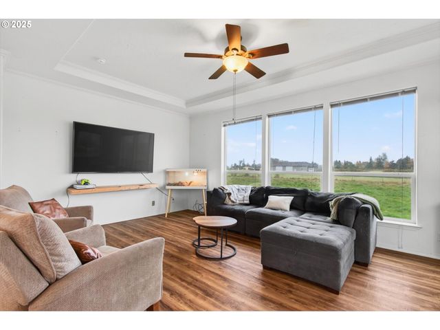 29 LITTLE ISLAND Ln, Cathlamet, WA 98612