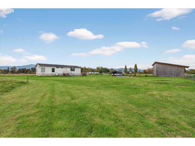 29 LITTLE ISLAND Ln, Cathlamet, WA 98612