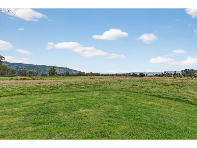 29 LITTLE ISLAND Ln, Cathlamet, WA 98612
